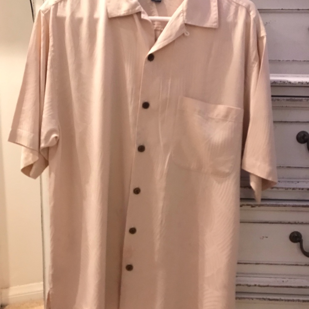 Tommy Bahama Men’s Button down shirt